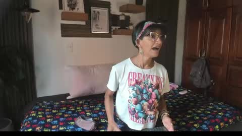 Snapshot of evaa_campbell chatting on April 19, 2026, 2:16 pm Eva online show from April 19, 2026, 2:16 pm