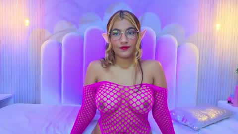 evaa_honey online show from May 22, 2026, 10:54 am