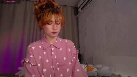 Snapshot of evaa_moonn_ chatting on September 15, 2025, 11:27 pm Eva online show from September 15, 2025, 11:27 pm