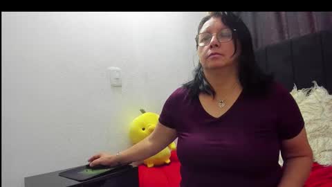 Snapshot of evaaross chatting on November 24, 2025, 2:39 pm Eva online show from November 24, 2025, 2:39 pm