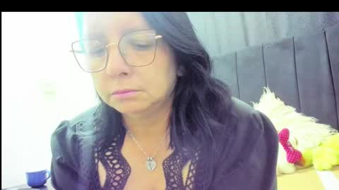 Snapshot of evaaross chatting on December 5, 2025, 10:35 am Eva online show from December 5, 2025, 10:35 am