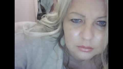 Snapshot of evafrench1991 chatting on November 21, 2025, 5:06 am evafrench1991 online show from November 21, 2025, 5:06 am