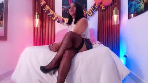 EVA GODDESS  online show from October 20, 2025, 7:58 pm