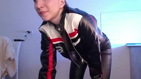 Eva online show from March 17, 2026, 4:39 am