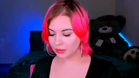 Eva online show from February 5, 2025, 11:06 pm