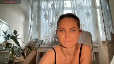 Snapshot of evahazardd chatting on May 1, 2026, 1:48 pm EvaHazard online show from May 1, 2026, 1:48 pm
