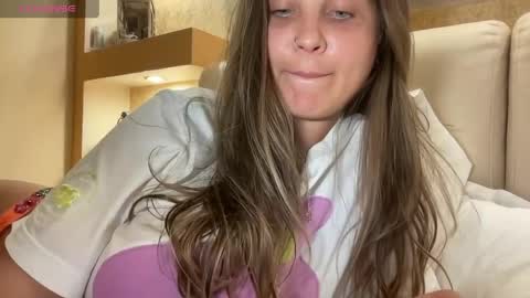 Snapshot of evahazardd chatting on May 17, 2026, 9:33 pm EvaHazard online show from May 17, 2026, 9:33 pm