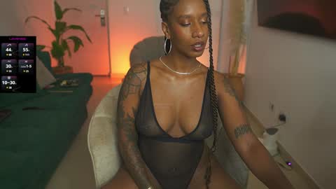 evajacksss_ online show from December 10, 2024, 9:22 pm