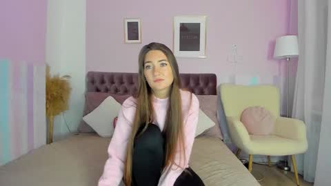 Eva online show from October 1, 2025, 4:40 am