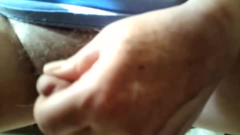 evamale online show from November 3, 2025, 3:46 pm