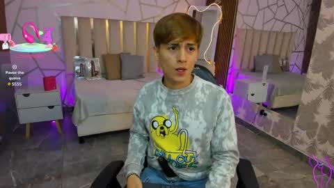 evan_tay online show from April 19, 2026, 3:17 am