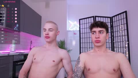 Snapshot of evan_white_ chatting on December 2, 2024, 8:09 am evan_white_ online show from December 2, 2024, 8:09 am