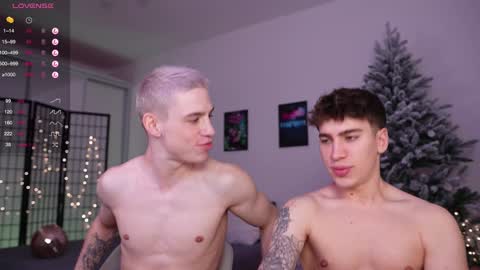 Snapshot of evan_white_ chatting on December 17, 2024, 3:39 pm evan_white_ online show from December 17, 2024, 3:39 pm