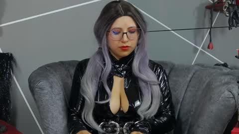 Snapshot of evangeline_17 chatting on December 12, 2024, 2:26 am Miss Evangeline    online show from December 12, 2024, 2:26 am