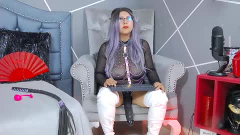 Snapshot of evangeline_17 chatting on February 18, 2025, 2:16 am Miss Evangeline    online show from February 18, 2025, 2:16 am