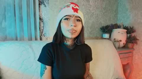 Eva online show from December 22, 2025, 8:50 pm