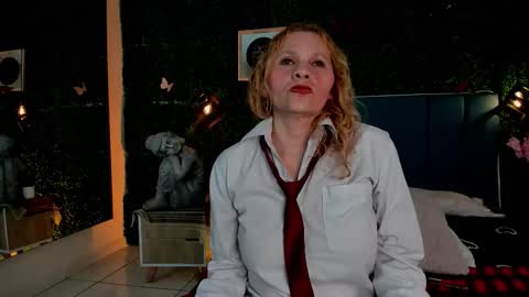  Evangelyne  online show from February 10, 2026, 7:29 pm