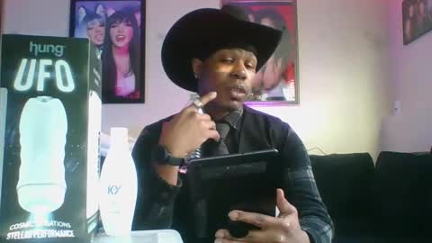 evanschris2048 online show from March 1, 2025, 3:38 pm