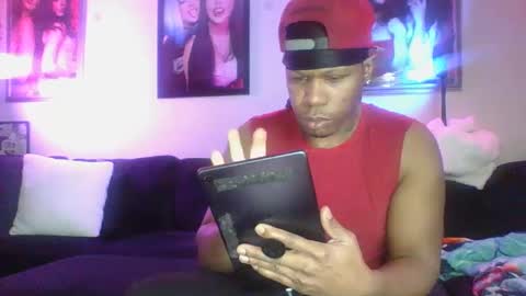 evanschris2048 online show from March 9, 2025, 1:48 pm