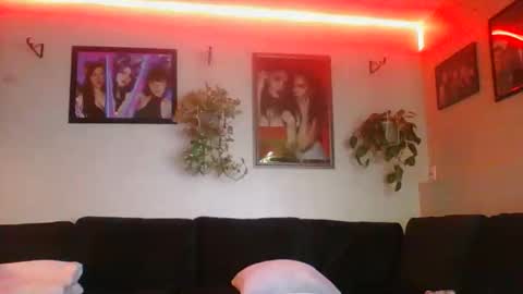 evanschris2048 online show from November 19, 2025, 1:38 am