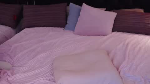 Eva online show from February 17, 2025, 2:04 pm