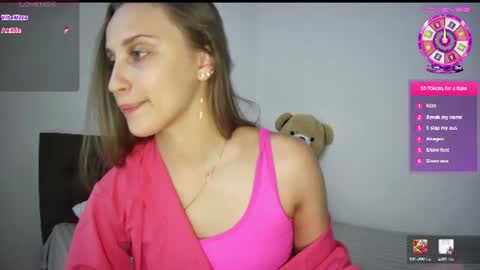 evarenard_ online show from July 21, 2026, 7:27 pm