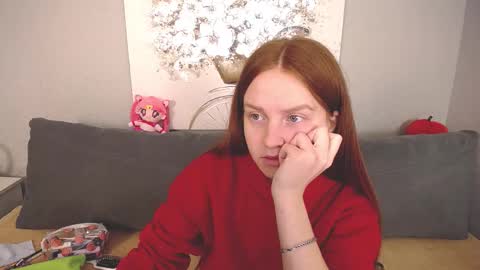 Snapshot of evarey_ chatting on October 22, 2025, 4:57 am Adelina online show from October 22, 2025, 4:57 am