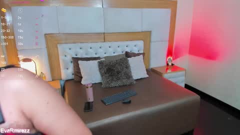 Snapshot of evarmirezz chatting on March 23, 2026, 12:31 pm Eva Rmirezz online show from March 23, 2026, 12:31 pm