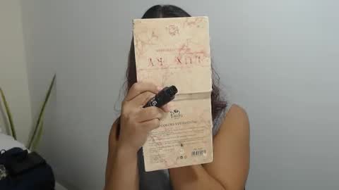 evarodriguez_ online show from September 16, 2025, 3:24 pm