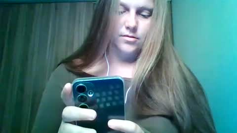 Snapshot of evasapples2026 chatting on June 26, 2026, 1:26 pm evasapples2026 online show from June 26, 2026, 1:26 pm