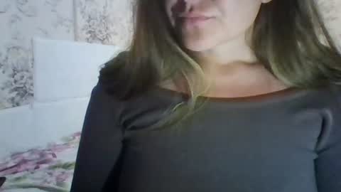 Snapshot of evasapples2026 chatting on July 5, 2026, 7:10 pm evasapples2026 online show from July 5, 2026, 7:10 pm