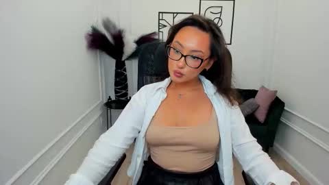 evasarazardje online show from September 30, 2025, 11:26 am