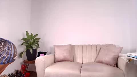  EVA LUNA online show from February 24, 2025, 7:09 pm