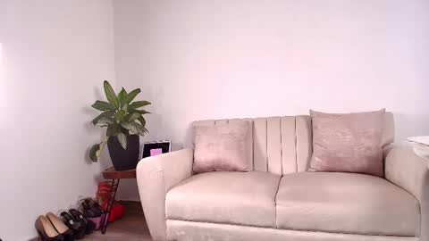  EVA LUNA online show from February 25, 2025, 8:30 pm