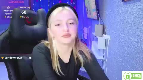 Snapshot of evavibe chatting on January 18, 2026, 6:23 pm evavibe online show from January 18, 2026, 6:23 pm