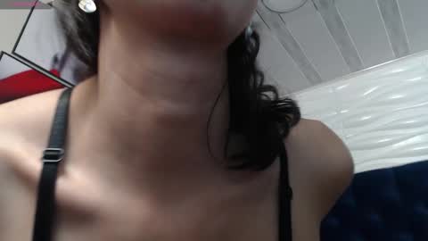Snapshot of evawilliams_ chatting on March 6, 2025, 8:37 pm Eva online show from March 6, 2025, 8:37 pm