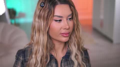 Eva online show from December 15, 2025, 8:46 pm