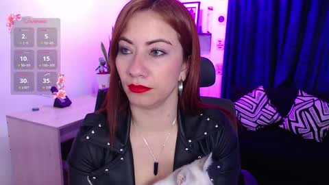 Evee online show from September 21, 2025, 4:47 am