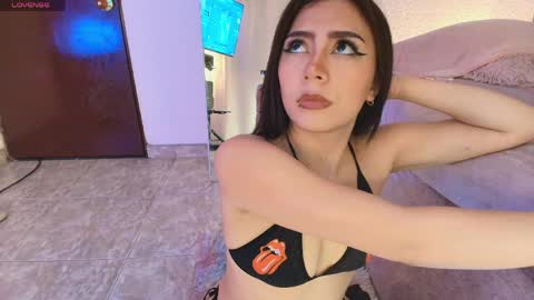 Evette   online show from May 23, 2026, 1:55 am