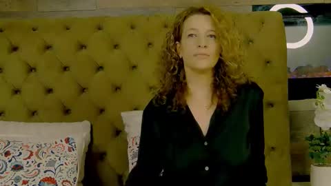 EveHamilton online show from February 2, 2026, 8:51 pm