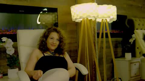 EveHamilton online show from April 16, 2026, 10:34 pm