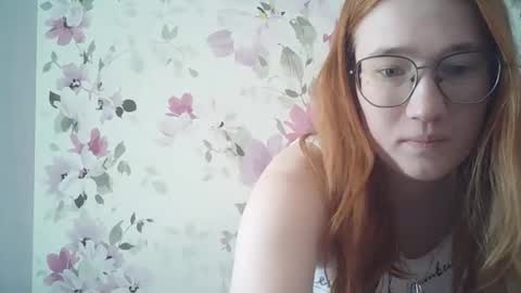 Snapshot of eveliina_shy chatting on March 9, 2026, 12:09 pm Evelina online show from March 9, 2026, 12:09 pm