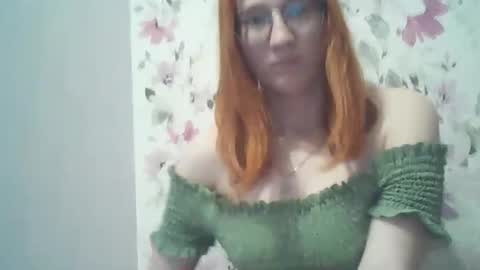 Snapshot of eveliina_shy chatting on April 1, 2026, 2:36 pm Evelina online show from April 1, 2026, 2:36 pm