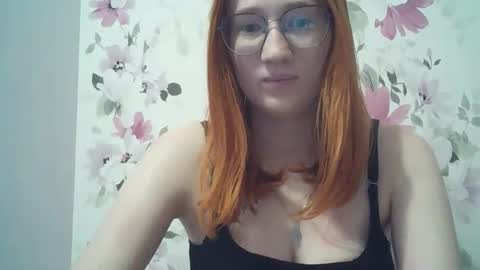 Snapshot of eveliina_shy chatting on April 2, 2026, 2:58 pm Evelina online show from April 2, 2026, 2:58 pm
