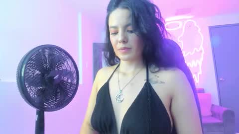 Snapshot of evelin__thompsson chatting on February 24, 2026, 3:48 am evelin__thompsson online show from February 24, 2026, 3:48 am