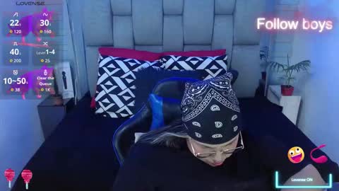 evelin zaens online show from November 22, 2025, 5:50 am