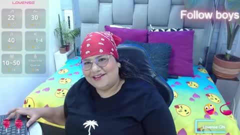 evelin zaens online show from April 15, 2026, 5:36 am