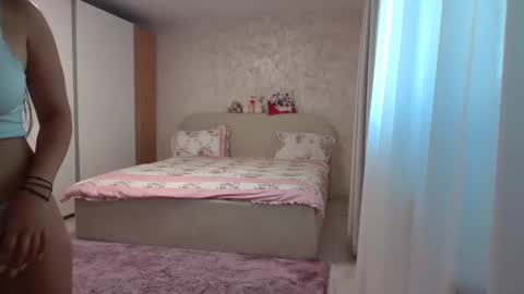 Eveline sweet online show from July 15, 2026, 7:13 am
