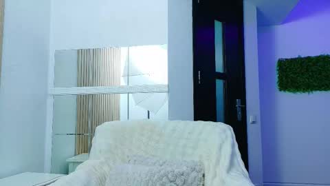 EvelinHill online show from March 24, 2026, 5:01 am