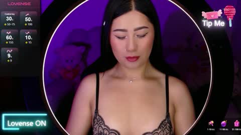 Evelyn online show from November 26, 2025, 10:49 am